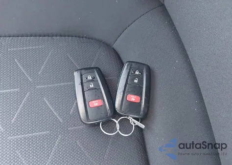 2019 Toyota Rav4 Xle z USA, uszkodzony, nr VIN JTMP1RFV9KD032475